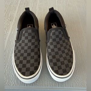 NWOT Vans Kids Black and Gray Checkered Sneakers SZ 3.0